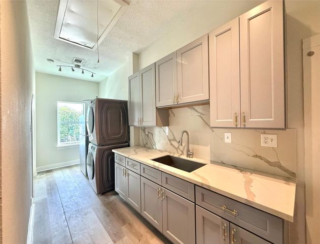 805 10 Th Street 4, Galveston, TX 77550