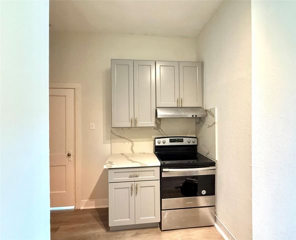 805 10 Th Street 4, Galveston, TX 77550