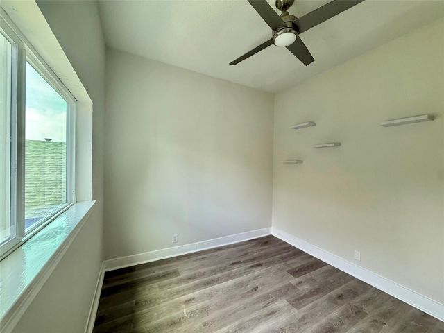805 10 Th Street 4, Galveston, TX 77550