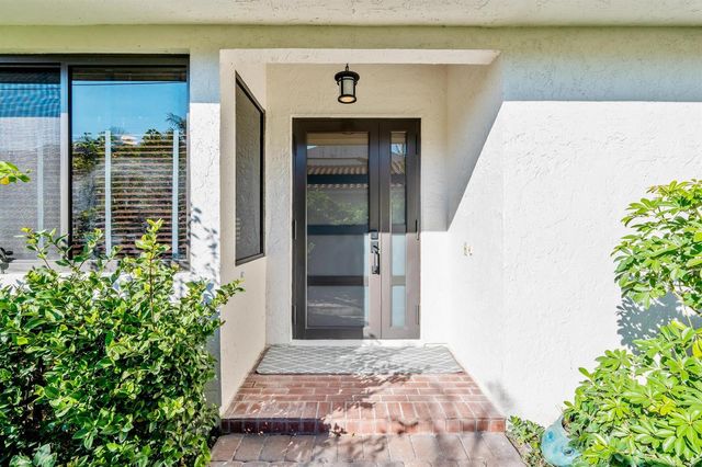 2514 Windsor Way Court, Wellington, FL 33414
