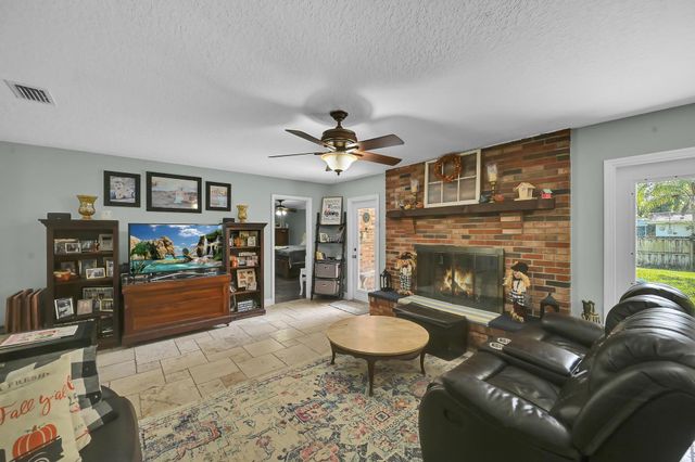 2601 Gray Twig Lane, Fort Pierce, FL 34981