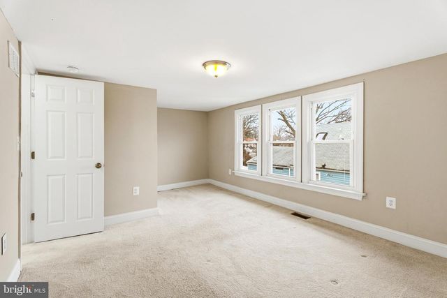 8000 OAKLEIGH RD, Baltimore, MD 21234