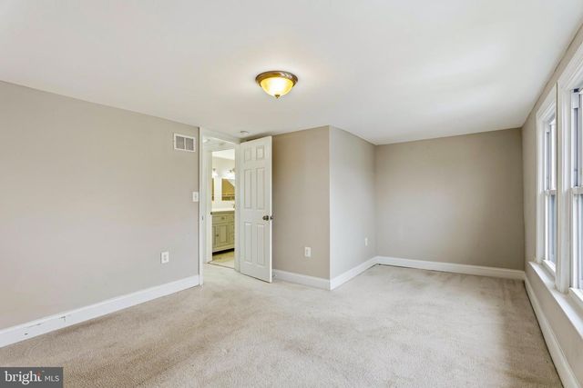 8000 OAKLEIGH RD, Baltimore, MD 21234