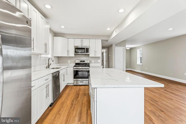 8000 OAKLEIGH RD, Baltimore, MD 21234