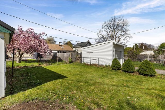 38 Brett Road, Irondequoit, NY 14609