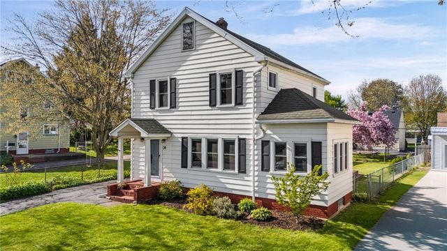 38 Brett Road, Irondequoit, NY 14609