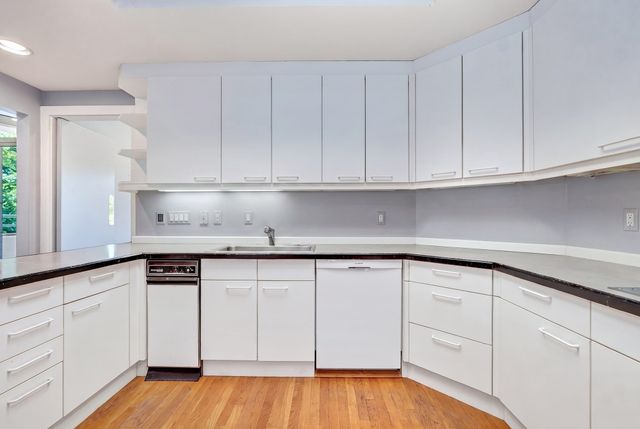 99-10 Florence Street 2A, Newton, MA 02467