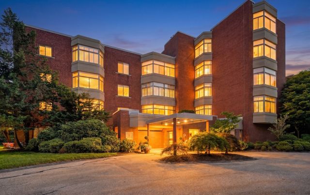99-10 Florence Street 2A, Newton, MA 02467