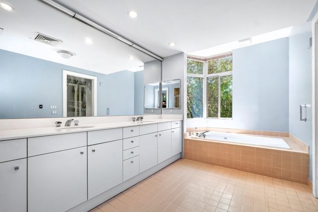 99-10 Florence Street 2A, Newton, MA 02467