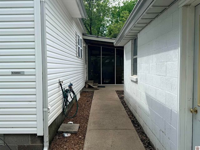 12901 Woodville Road, Kevil, KY 42053