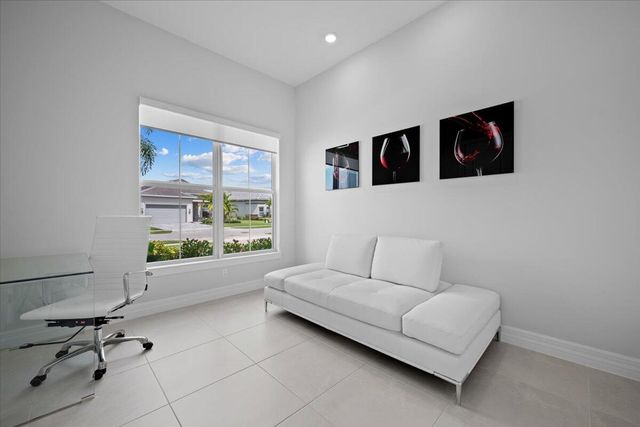10571 Northbrook Circle, Palm Beach Gardens, FL 33412
