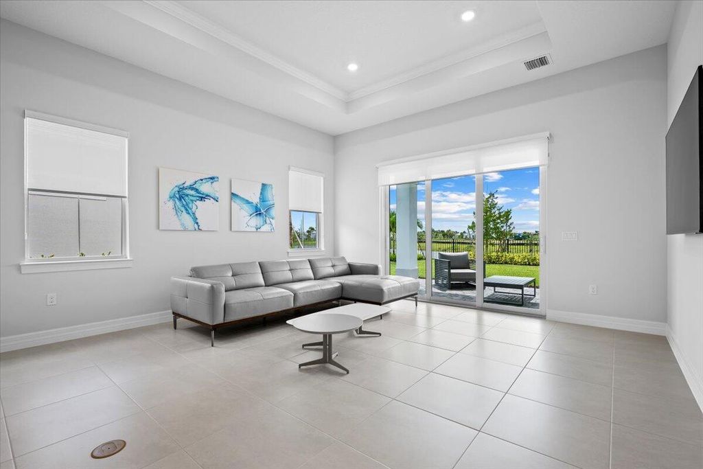 10571 Northbrook Circle, Palm Beach Gardens, FL 33412