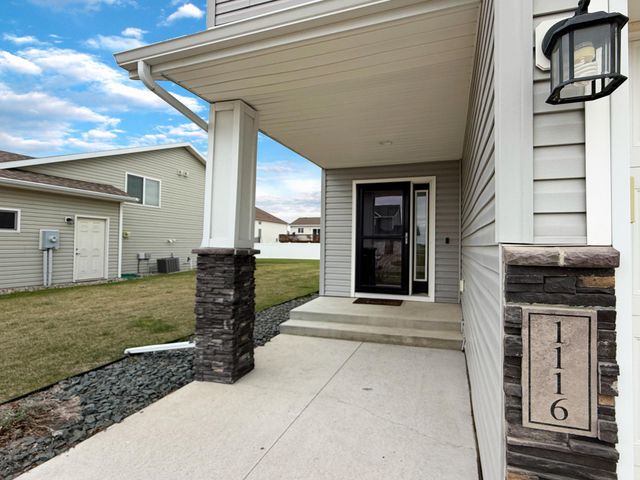 1116 31st Avenue W, West Fargo, ND 58078