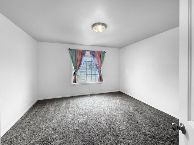 1116 31st Avenue W, West Fargo, ND 58078