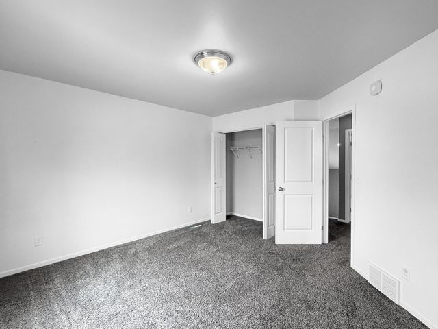 1116 31st Avenue W, West Fargo, ND 58078
