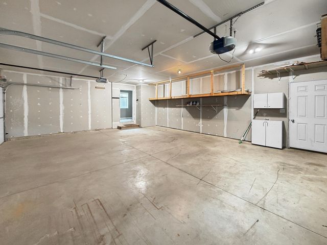 1116 31st Avenue W, West Fargo, ND 58078