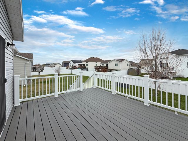 1116 31st Avenue W, West Fargo, ND 58078