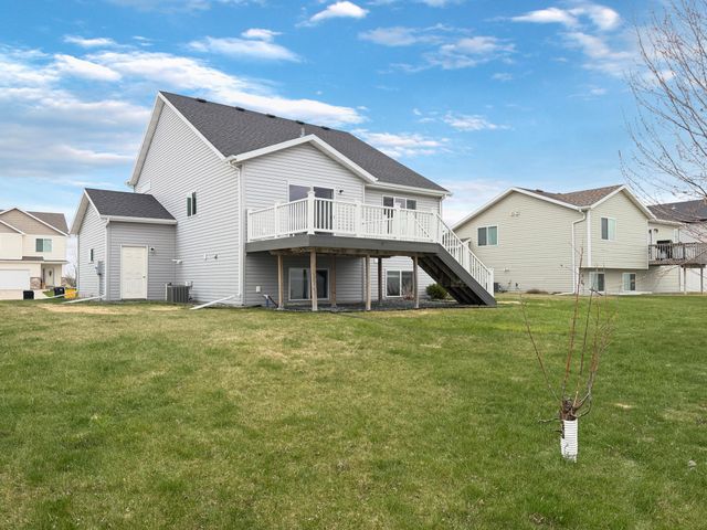 1116 31st Avenue W, West Fargo, ND 58078