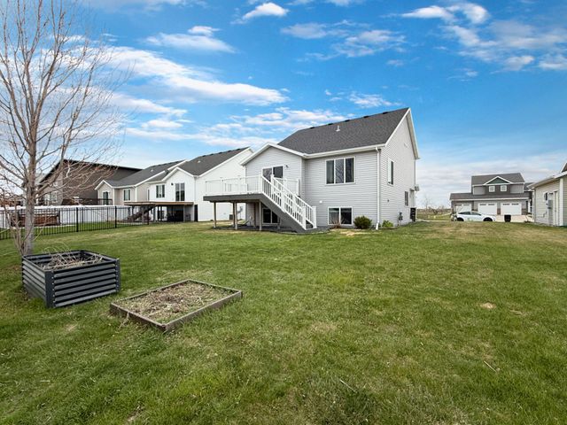 1116 31st Avenue W, West Fargo, ND 58078