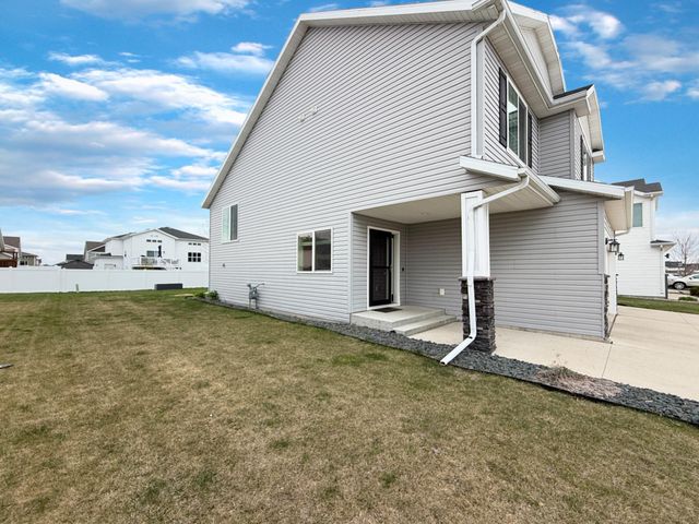 1116 31st Avenue W, West Fargo, ND 58078