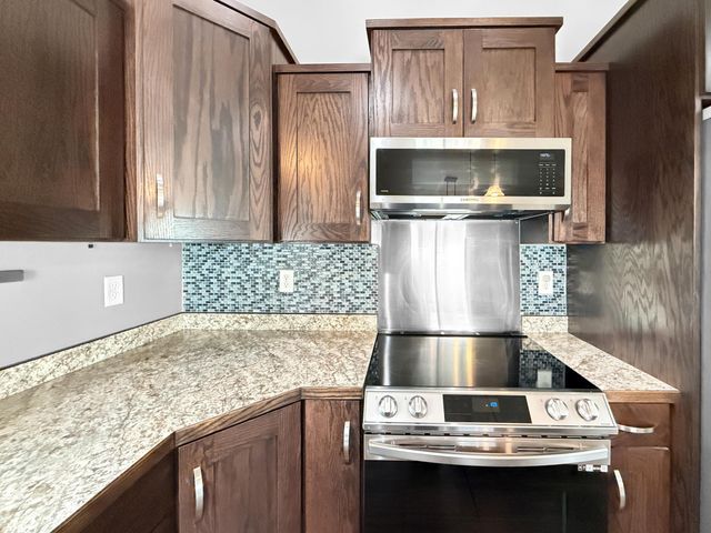 1116 31st Avenue W, West Fargo, ND 58078