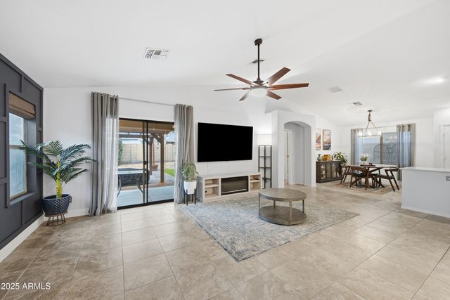 3729 W CARLOS Lane, San Tan Valley, AZ 85144