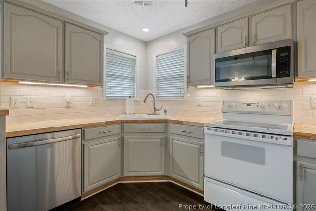 4011 Red Oak Drive, Fayetteville, NC 28306