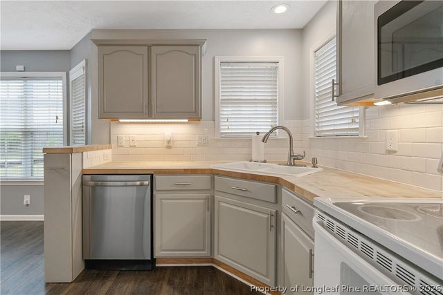 4011 Red Oak Drive, Fayetteville, NC 28306