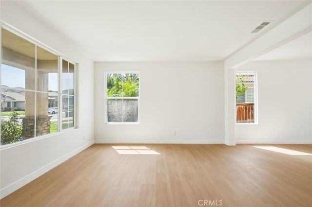 25868 Boulder Rock Pl, Menifee, CA 92585