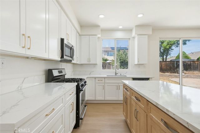 25868 Boulder Rock Pl, Menifee, CA 92585