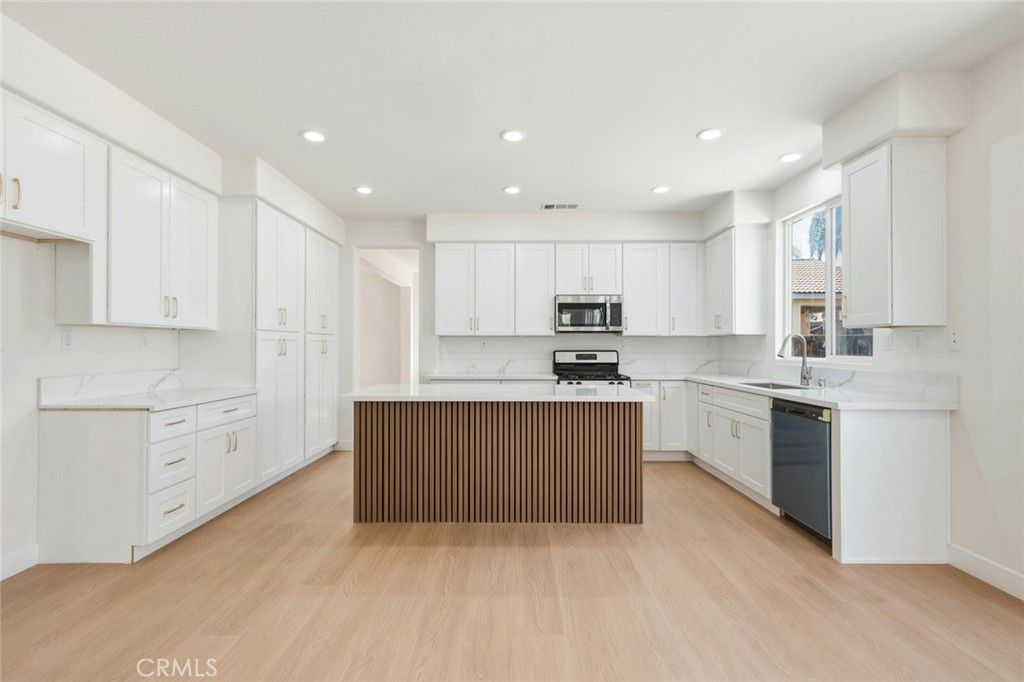 25868 Boulder Rock Pl, Menifee, CA 92585 — photo 3