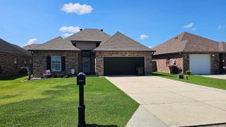 427 Christopher Dr, Houma, LA 70364