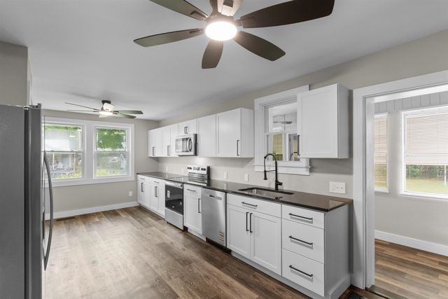 305 S Magnolia Ave., Andrews, SC 29510