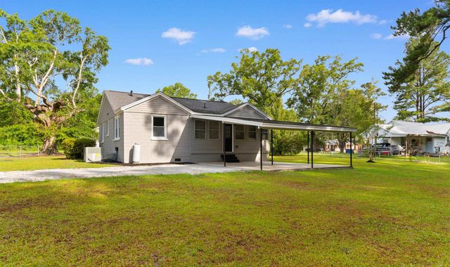 305 S Magnolia Ave., Andrews, SC 29510