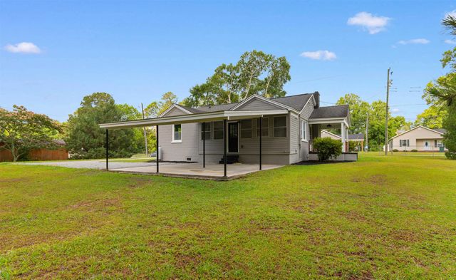305 S Magnolia Ave., Andrews, SC 29510