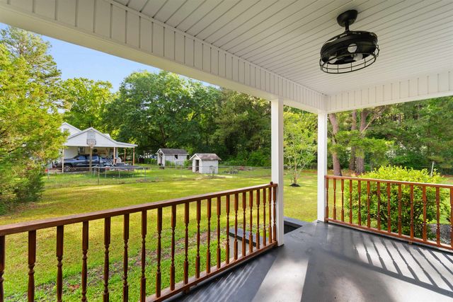 305 S Magnolia Ave., Andrews, SC 29510