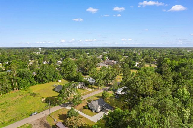 305 S Magnolia Ave., Andrews, SC 29510