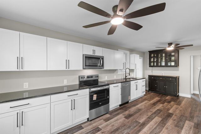 305 S Magnolia Ave., Andrews, SC 29510