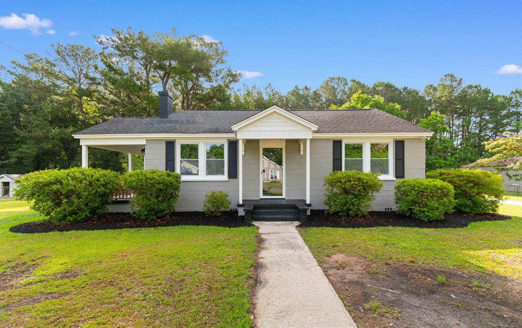 305 S Magnolia Ave., Andrews, SC 29510
