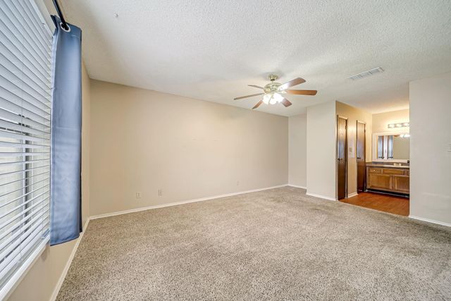 2501 Gulf Freeway 256D, Dickinson, TX 77539