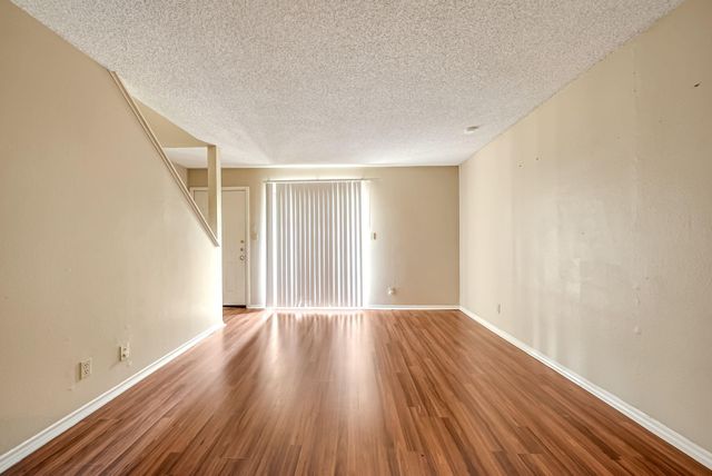 2501 Gulf Freeway 256D, Dickinson, TX 77539