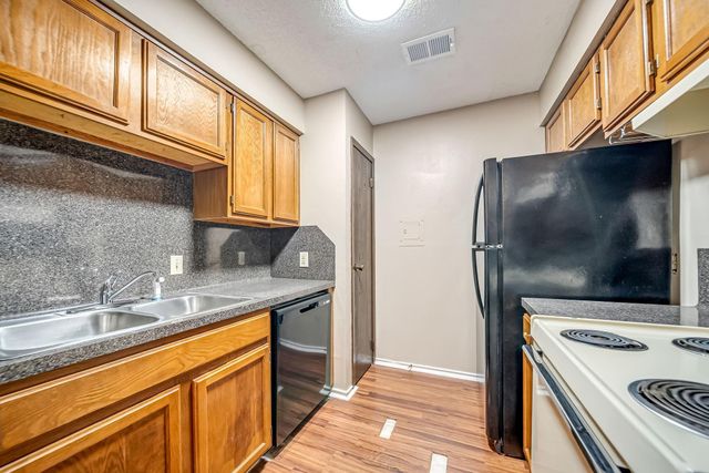 2501 Gulf Freeway 256D, Dickinson, TX 77539