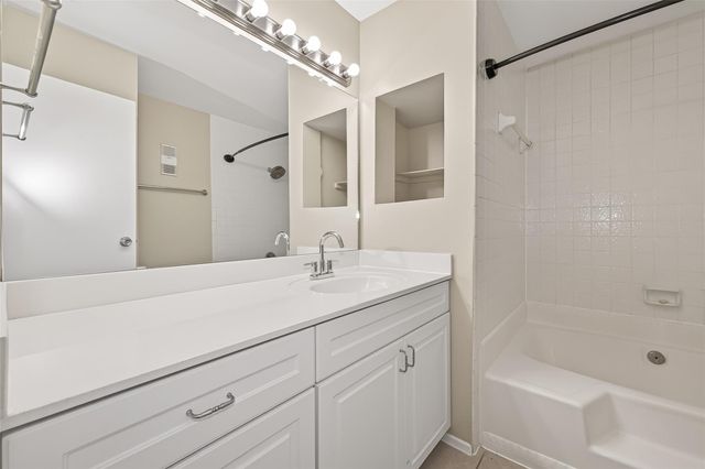 10811 Richmond Avenue 121, Houston, TX 77042