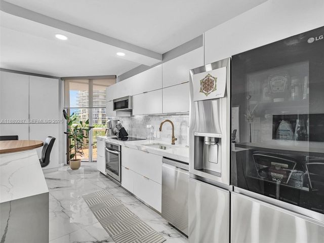 20191 E Country Club Drive 511, Aventura, FL 33180
