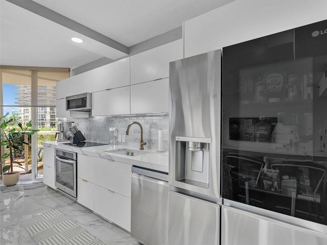 20191 E Country Club Drive 511, Aventura, FL 33180