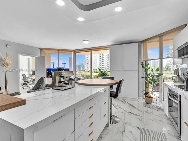 20191 E Country Club Drive 511, Aventura, FL 33180