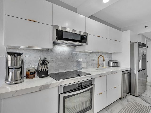 20191 E Country Club Drive 511, Aventura, FL 33180