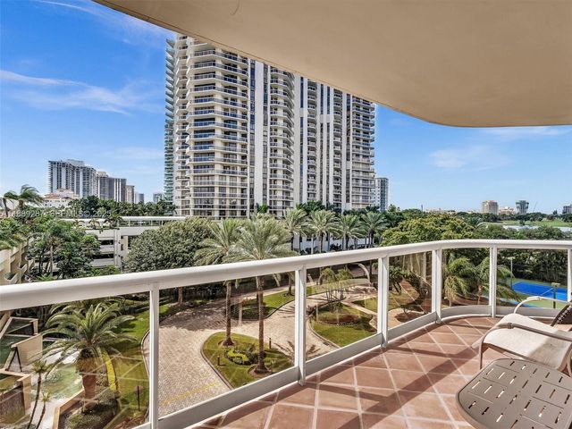 20191 E Country Club Drive 511, Aventura, FL 33180
