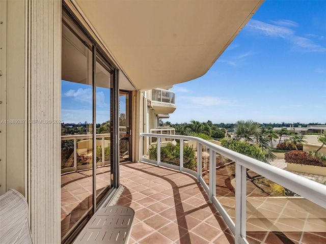 20191 E Country Club Drive 511, Aventura, FL 33180