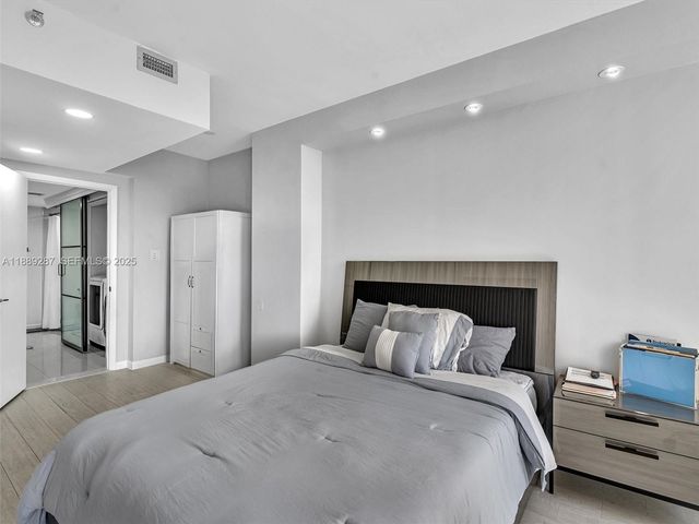 20191 E Country Club Drive 511, Aventura, FL 33180